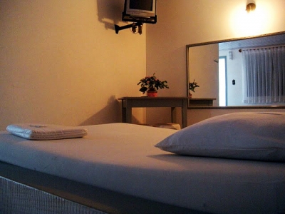 Banheiro da Suíte Econômica do Motel Cisne Blumenau
