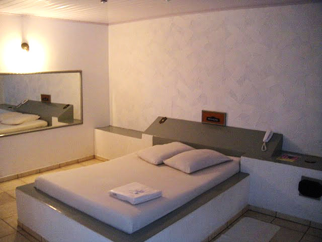 Suíte Econômica do Motel Cisne em Blumenau
